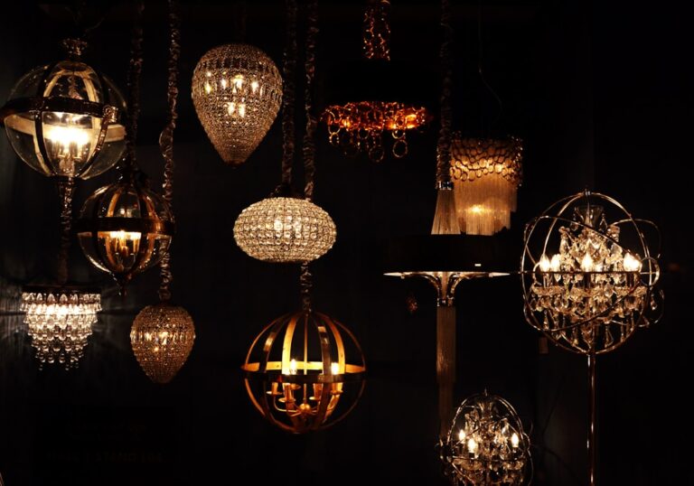 How to Create Ambiance Using Modern Lighting Techniques and Fixtures